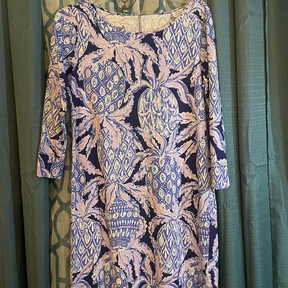 Lilly Pulitzer T-shirt dress.  Two shades of purple, navy and white.  Size M EUC